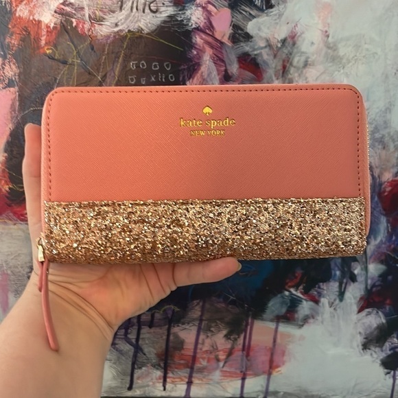 KATE SPADE ♠️ Pink glitter ✨ saffiano vegan leather clutch wallet - Picture 1 of 4